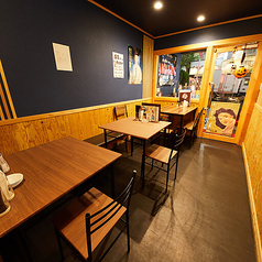ステーキ&チーズ酒場レッドコング　海の家の雰囲気1