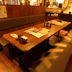 清潔感ある明るい雰囲気の店内♪プライベート感覚でくつろげます。