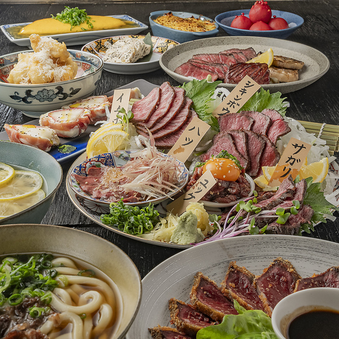 宮崎県産富永牛の牛刺しや炭焼き、〆の手打ちうどんも楽しめる♪