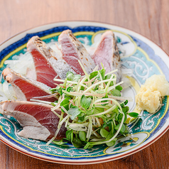 薬味たっぷり鰹のタタキ