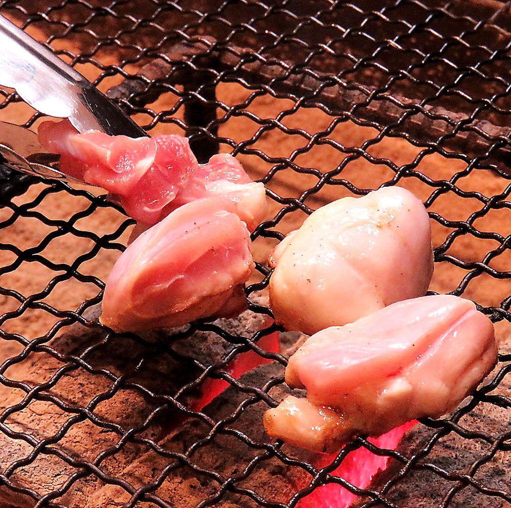 毎日その日〆の地頭鶏を囲炉裏焼きで楽しめます！！塩・タレお好きな味をお選び下さい♪