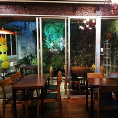 1階　テーブル席　