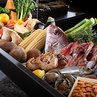 その時々の美味しい海鮮や野菜をご堪能頂ける炉端焼き