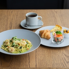 前菜からドリンクまで楽しめる！大満足のパスタセット