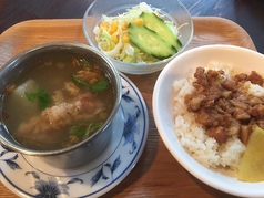 蘿蔔排骨酥魯肉飯セット