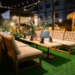 開放感のあるスペースで美味しいお肉とお酒を満喫