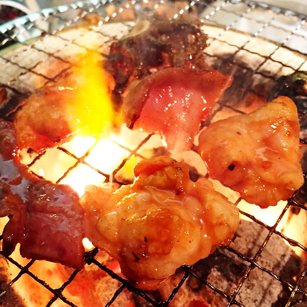 特選ホルモンミックスは当店の看板メニュー！
