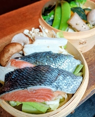 鮭とキノコのせいろ蒸し