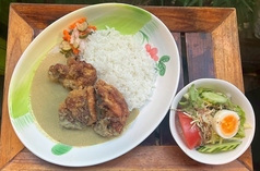からあげグリーンカレーライス