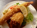 料理メニュー写真&nbsp;海老フライとカニクリームコロッケ