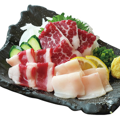 【郷土料理も！】馬刺しやからし蓮根などの郷土料理も多数取り揃えております。の写真