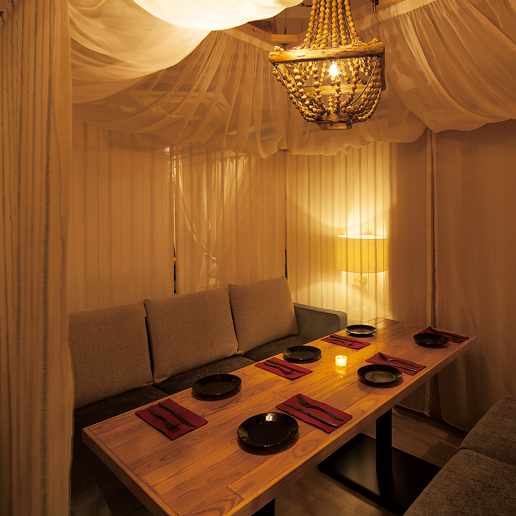 全ソファー席がご希望に合わせてカバナ個室に！お問い合わせ時、または来店時にお伝えください。