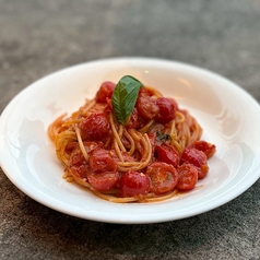 チェリートマトとバジルのアラビアータ