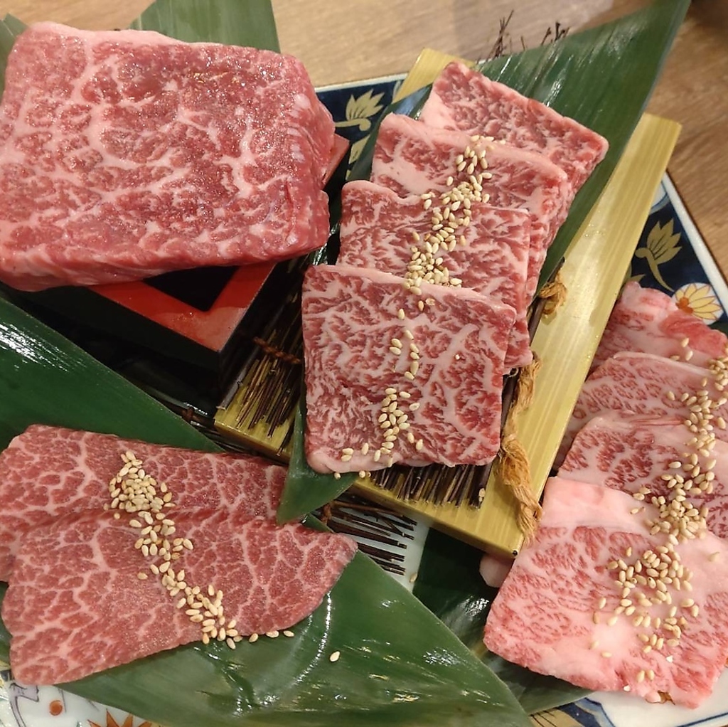 近江牛ステーキ、近江牛赤身、A5ランクカイノミ＆カルビの盛り合わせ！！！　(税込)5500円