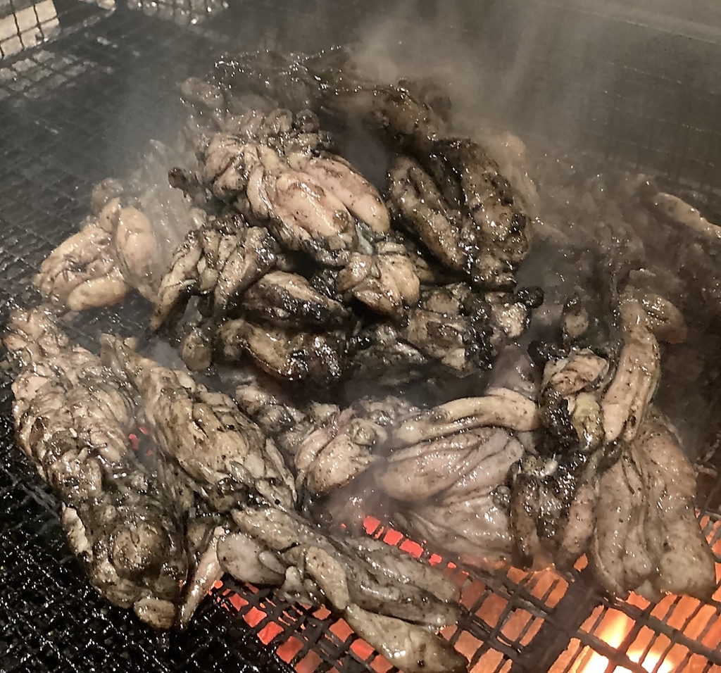 焼き物はこだわりの炭火焼き！