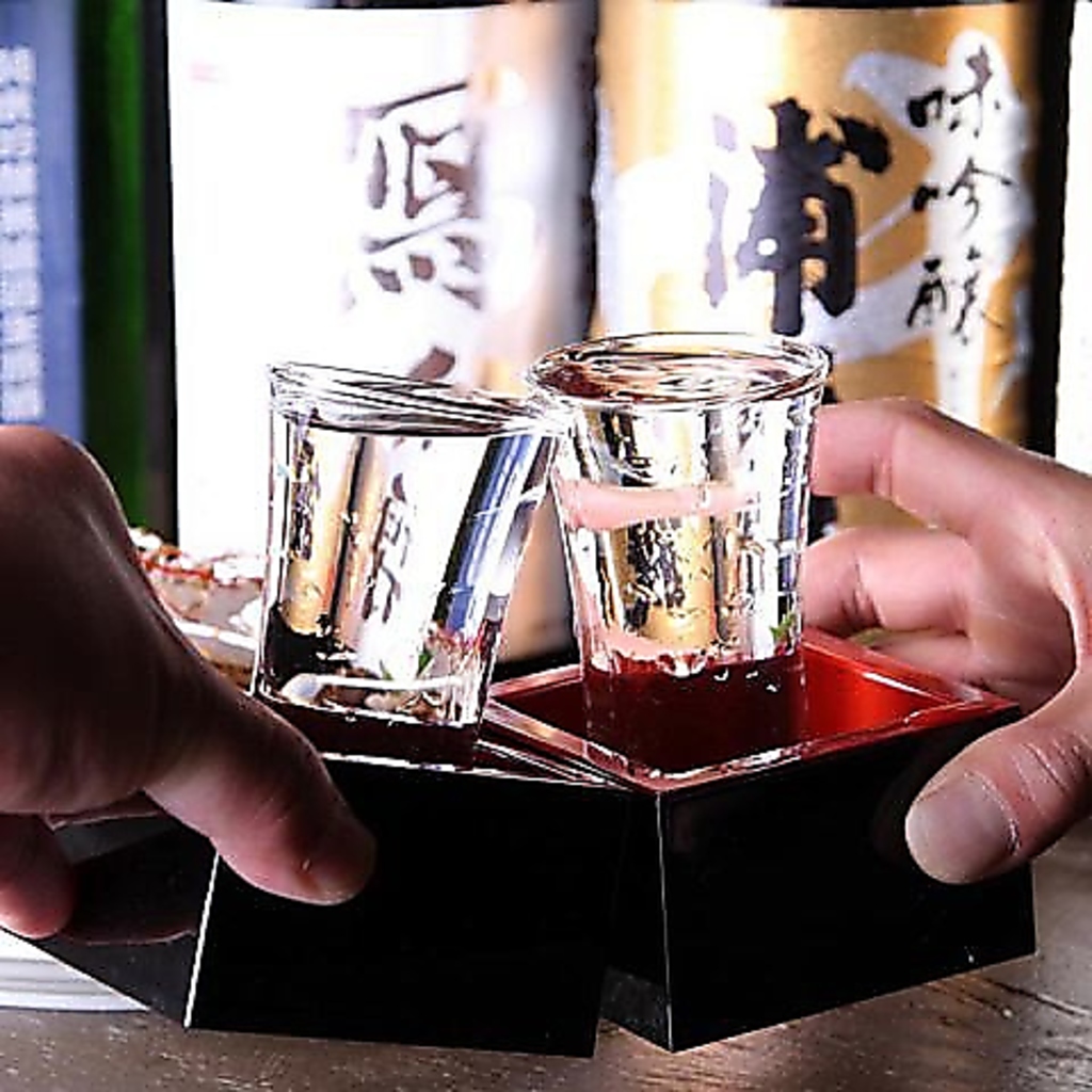 愛知の地酒も多数取り揃えております。 名古屋名物と地酒をお楽しみください。 