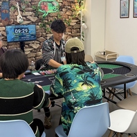 ポーカーをきっかけに地域でつながるコミュニティカフェ