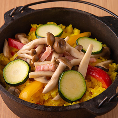 ダッチオーブンで作るパエリア