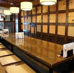 最大12名様で、宴会もできる掘りごたつ席。足をのばして、くつろぎながらお過ごしください。