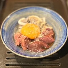 新鮮ホルモンユッケ