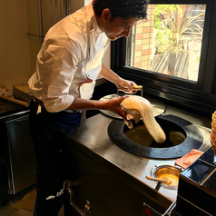 タンドールで焼き上げる本格ナン