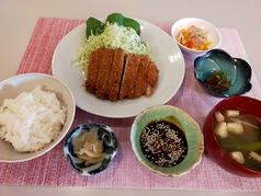 満腹満足店主のきまぐれこだわりランチ