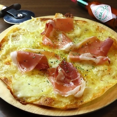 生ハムとラクレットチーズピザ／しらすとラクレットチーズピザ