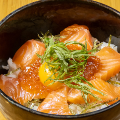 サーモンといくらの釜飯