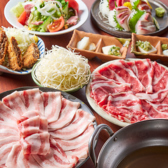 贅沢なご宴会や記念日には、ワンランク上のお肉を堪能できる食べ放題コースがおすすめ!口の中でとろけるような甘みが特徴の「黒毛和牛」や「本格霜降り国産牛」など、厳選した上質なお肉を心ゆくまでお楽しみいただけます。ゆったりと落ち着いた大人の個室空間で、至福のしゃぶしゃぶを存分にお召し上がりください