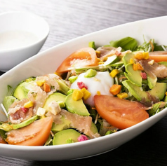 生ハムとアボカドのシーザーサラダ