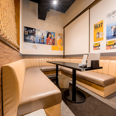 【テーブル:6名×4】