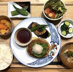 ひと手間かけた、こだわりのごちそう定食