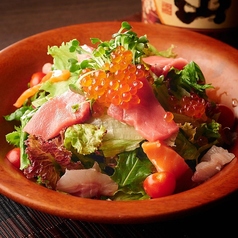 肉酒場海鮮サラダ