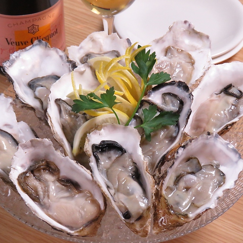 【新宿駅徒歩5分】厳選した牡蠣とイタリアン、お酒が楽しめる隠れ家イタリアンバル
