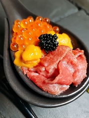 石垣牛 ウニとイクラの極上肉炙り寿司 1貫