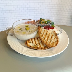 【平日限定】旬の自家製スープ&ライ麦パン