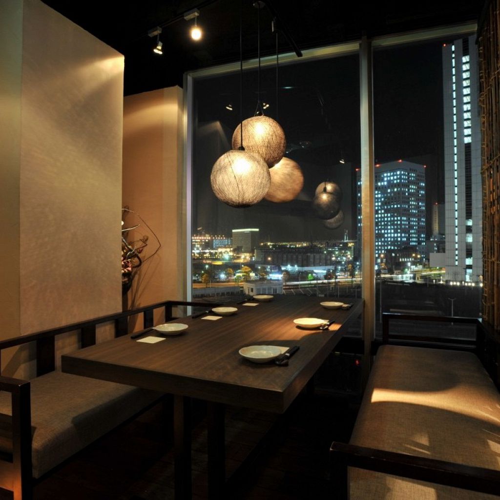 大観覧車が目前！みなとみらいの煌めく夜景が一望できる特等席もございます。