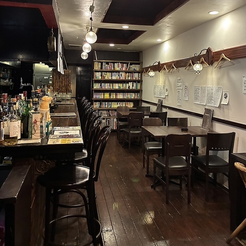 落ち着いた雰囲気委の店内で、楽しいひと時をお過ごしいただけます♪