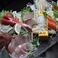 魚男は、先ずここから.......鮮魚５種盛り[Mixed Sashimi Platter]