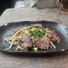 豚タンもやし炒め