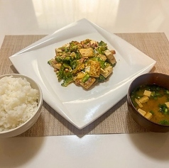 程よい苦味がクセに！栄養満点ゴーヤチャンプルー定食