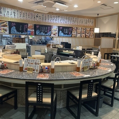 船から直送!朝獲れ鮮魚 まめたい寿司 牛込柳町店の雰囲気1