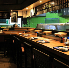 カウンター席を4席ご用意しております。