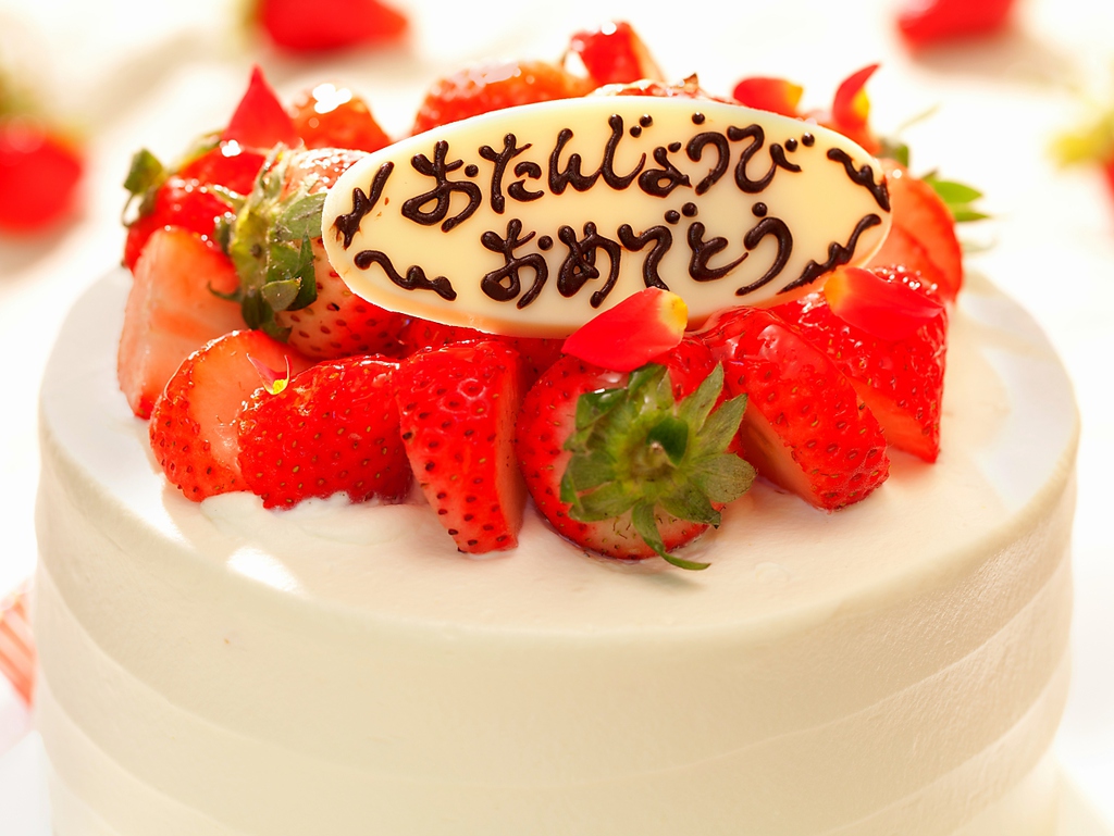 ケーキや花束でのサプライズ演出をお手伝い致します。心に残る想い出に…お気軽にご相談下さい。