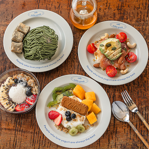 cafe milkygreek JtF~L[O[N aJ