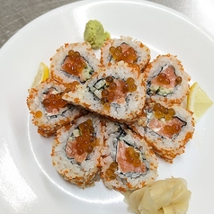 鮭とアボカドのカリフォルニアロール