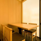 【接待や会食に最適なプライベート個室】人数に応じてご利用いただける個室のお部屋は、プライベートな空間でお客様がリラックスしてお過ごしいただけます。