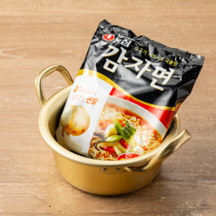 韓国麺　カムジャ麺