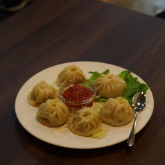 ネパール料理や焼きたてナン、お得なセットもおすすめ◎