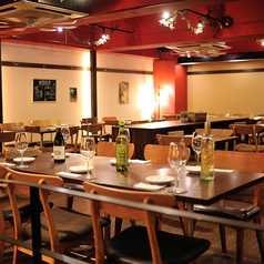 【記念日にもおすすめ♪】木の温もりが心地よい。おしゃれなバースタイルで楽しめる。多彩なドリンクメニューをご用意しております。友達とわいわい盛り上がるもよし、一人でゆっくり過ごすのもよし。幅広いシーンでご利用いただけます。お一人様も大歓迎!あなただけの充実したひとときをお過ごしください!